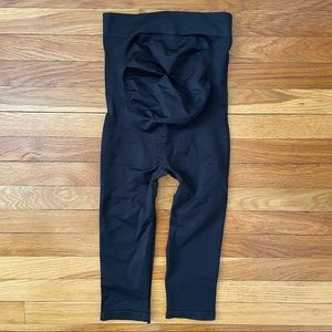 Blanqi black maternity belly support crop leggings size small